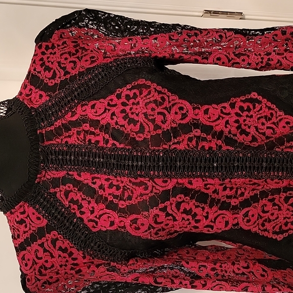 GRACIA Lace Blouse - Picture 2 of 6